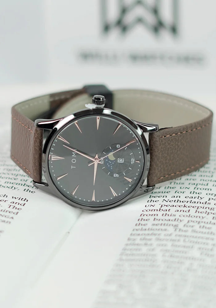TOMI Executive Magnet Lock Men’s Watch – Brown Leather Strap, Black Dial TM-013