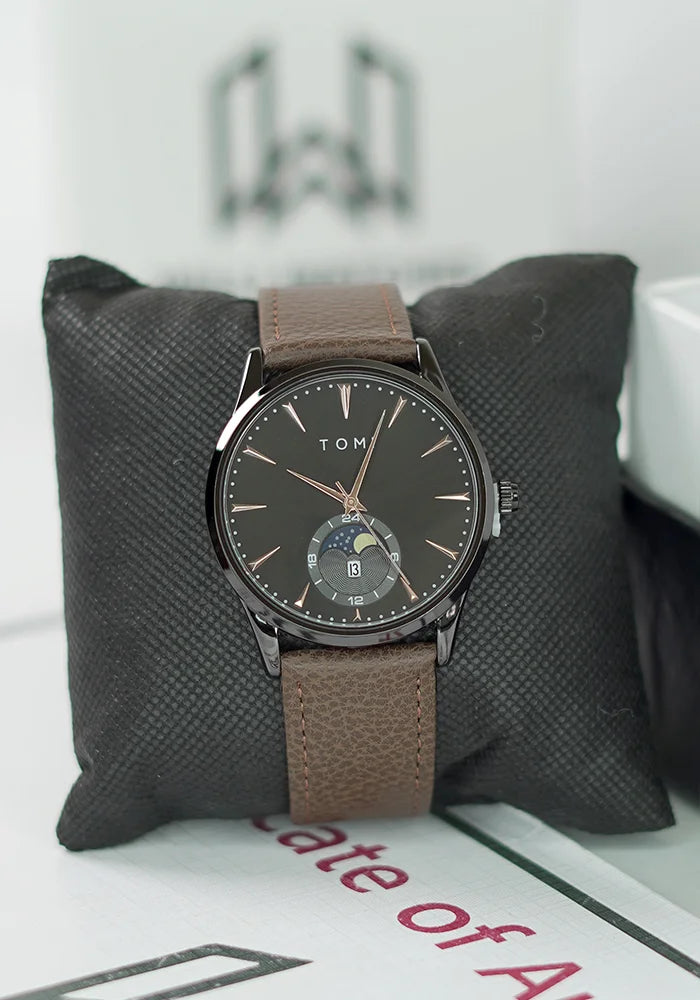 TOMI Executive Magnet Lock Men’s Watch – Brown Leather Strap, Black Dial TM-013