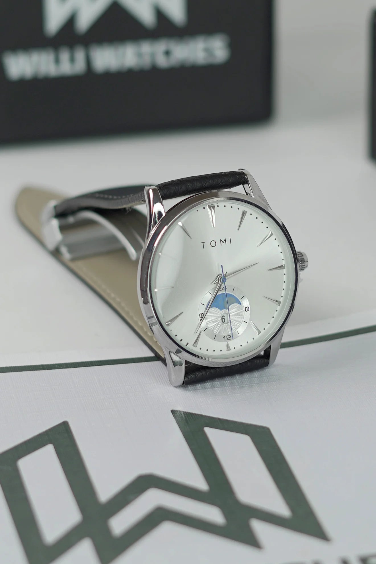 TOMI Classic Business Watch – White Dial, Black Strap, Magnet Lock TM-017