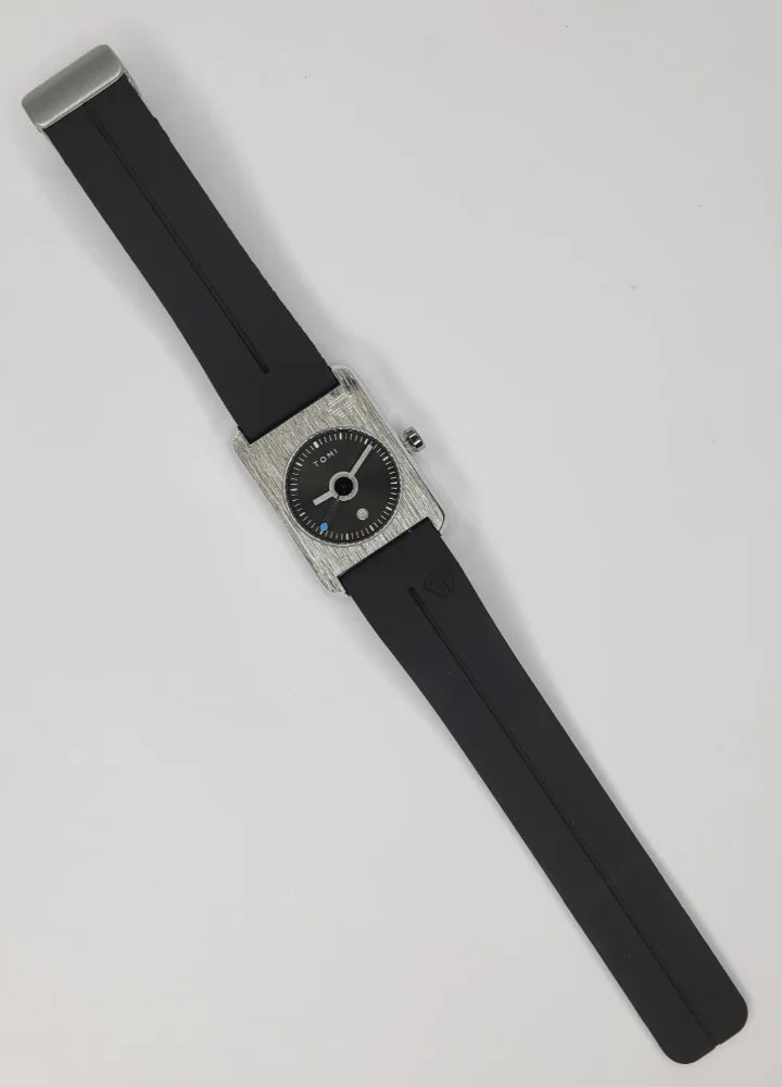 TOMI Silver Black Watch – Unisex, Magnet Lock, Date Dial TM-028