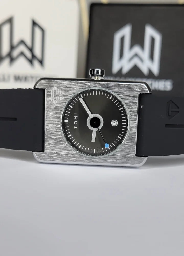 TOMI Silver Black Watch – Unisex, Magnet Lock, Date Dial TM-028