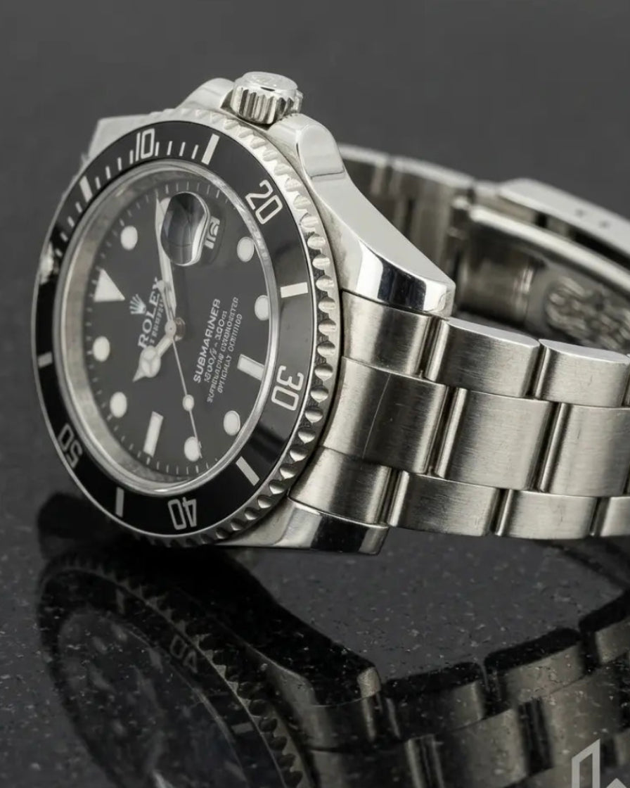 RLX Silver Rotating Bezel Watch with Date Display R-030